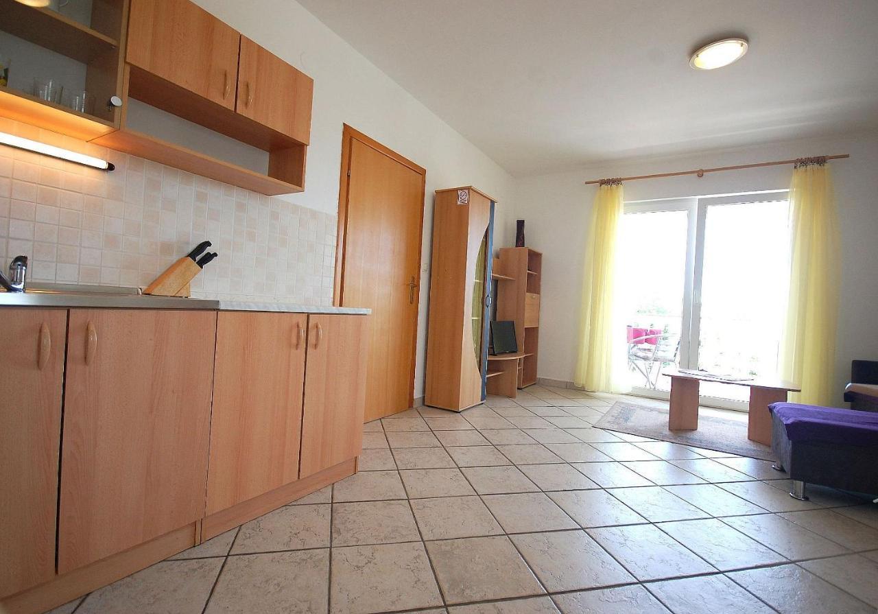 Apartments Novak By El-Pi Tours Malinska Extérieur photo